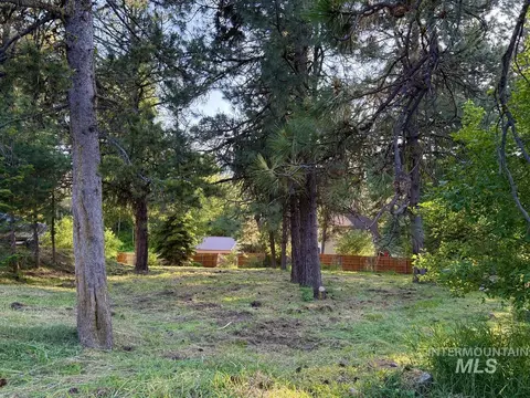 903 Divot Cir, Cascade, ID 83611 photo 2