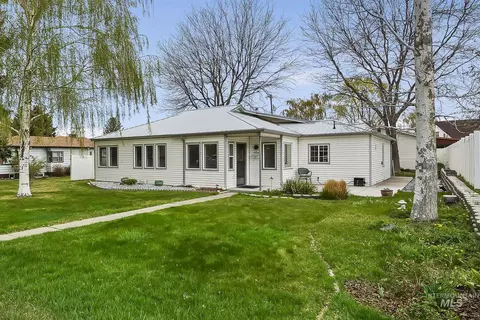 704 E Avenue D, Jerome, ID 83338