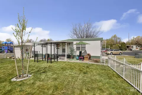 198 S Hills Rd #45, Twin Falls, ID 83301