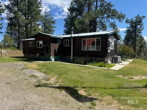 643 S Main St, Cascade, ID 83611