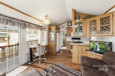 25 E St, Cascade, ID 83611 photo 3