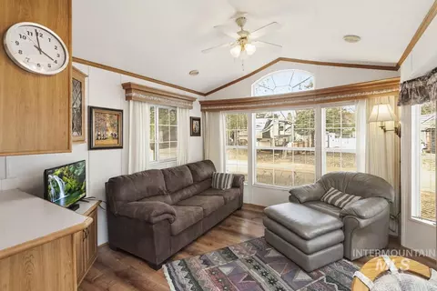 25 E St, Cascade, ID 83611 photo 2