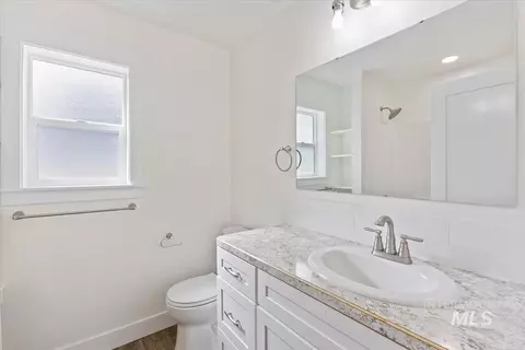 Bath - 224 W Lorene Ln, Rupert, ID 83350 photo 1 of 1
