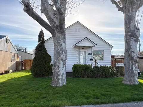 625 10th St, Clarkston, WA 99403