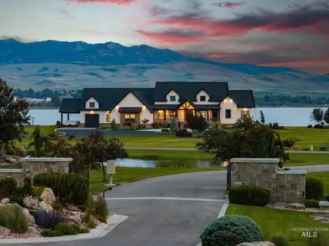 281 Lakeshore Dr, American Falls, ID 83211