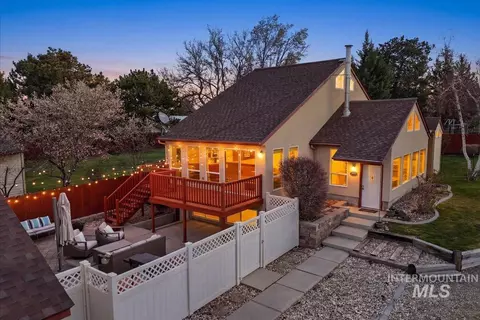 3020 Westview Ln, Nampa, ID 83686