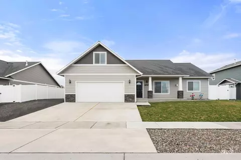 1722 Pioneer Dr, Lewiston, ID 83501