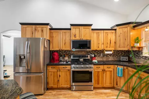 Kitchen - 23824 Breyer Rd, Caldwell, ID 83607 photo 1 of 3