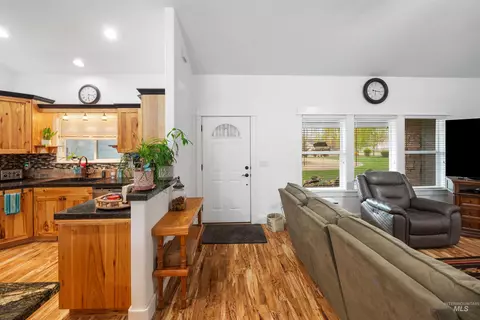 Entry Way - 23824 Breyer Rd, Caldwell, ID 83607 photo 1 of 2
