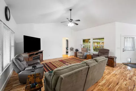 Living - 23824 Breyer Rd, Caldwell, ID 83607 photo 1 of 1