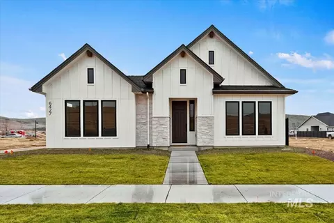 6336 N Barholm Ln, Eagle, ID 83616