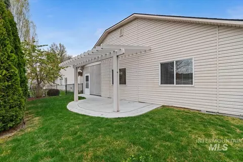 Exterior - 356 S Golden Eagle Ln, Eagle, ID 83616 photo 7 of 12