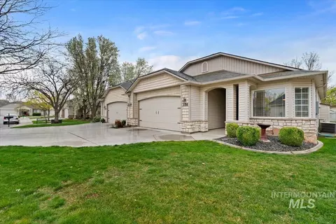 356 S Golden Eagle Ln, Eagle, ID 83616