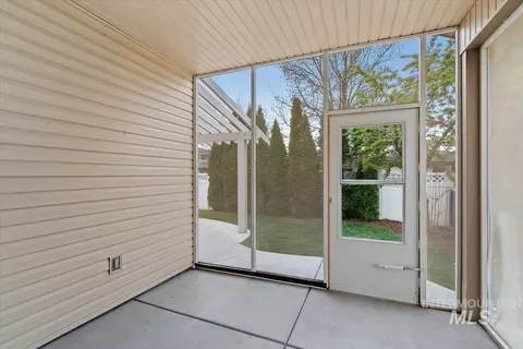 Exterior - 356 S Golden Eagle Ln, Eagle, ID 83616 photo 4 of 12