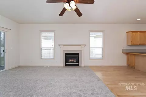 Living - 356 S Golden Eagle Ln, Eagle, ID 83616 photo 2 of 5