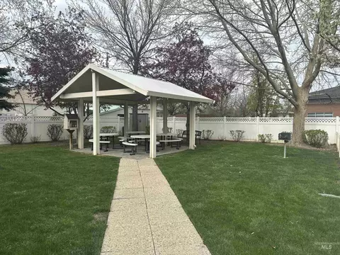 Exterior - 356 S Golden Eagle Ln, Eagle, ID 83616 photo 8 of 12