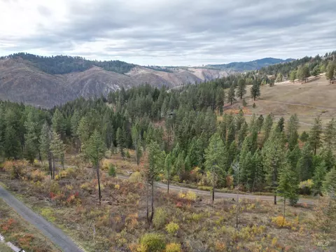 905 Hidden Valley Ln, Weippe, ID 83553 photo 10