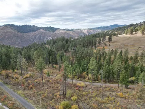 905 Hidden Valley Ln, Weippe, ID 83553 photo 11