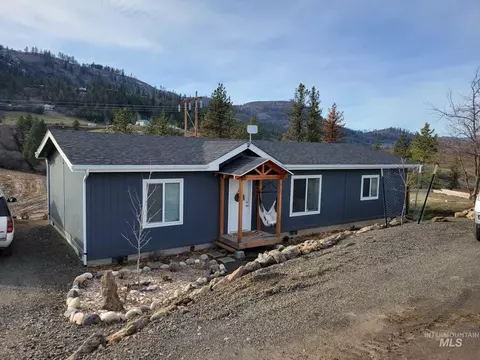 820 Crest Dr, Kamiah, ID 83536