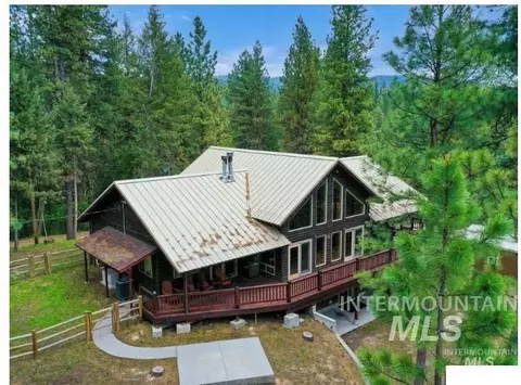 31 Rainbow Rdg, Garden Valley, ID 83622