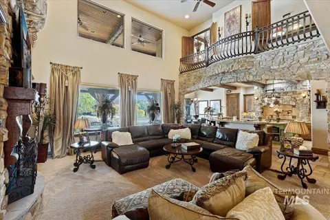 Living - 480 E Laguna Shore Ln, Eagle, ID 83616 photo 2 of 5