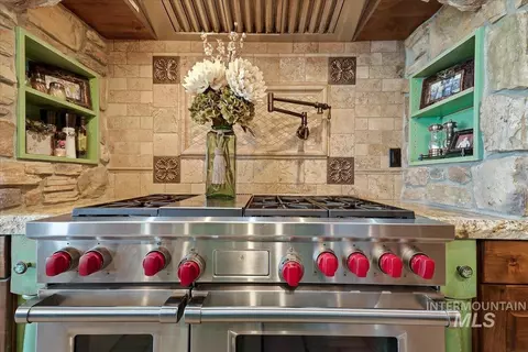 Kitchen - 480 E Laguna Shore Ln, Eagle, ID 83616 photo 2 of 5