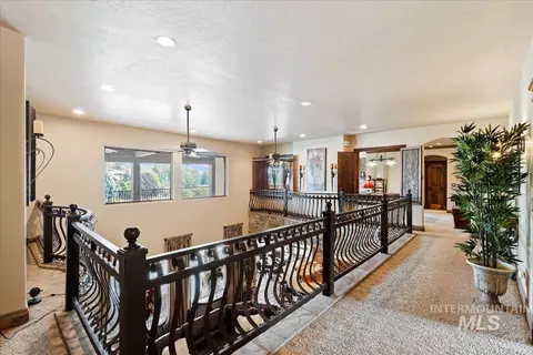 Entry Way - 480 E Laguna Shore Ln, Eagle, ID 83616 photo 3 of 5