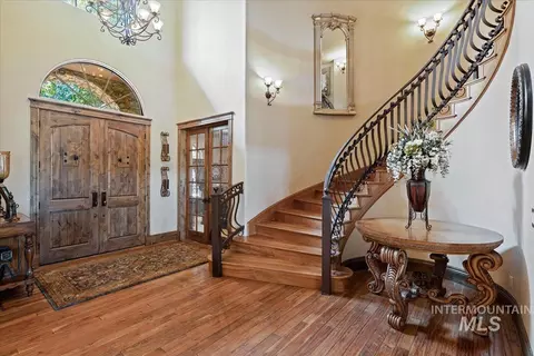 Entry Way - 480 E Laguna Shore Ln, Eagle, ID 83616 photo 1 of 5