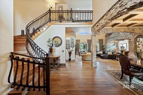 Entry Way - 480 E Laguna Shore Ln, Eagle, ID 83616 photo 2 of 5