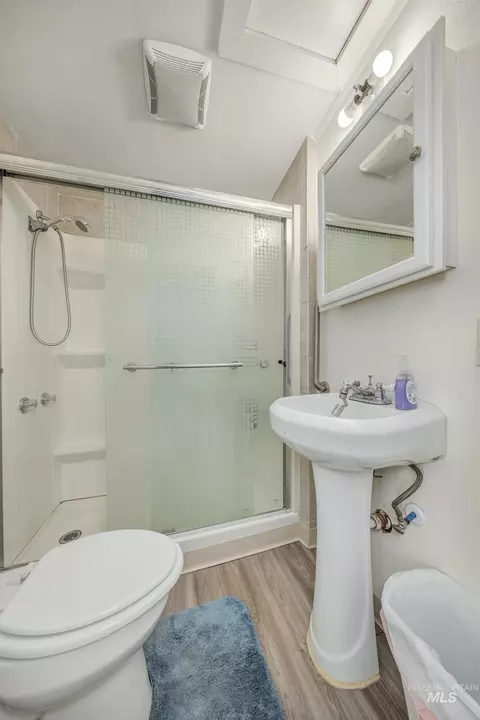 Bath - 331 E 4th St, Weiser, ID 83672 photo 1 of 1