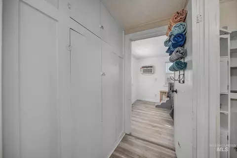 Entry Way - 331 E 4th St, Weiser, ID 83672 photo 2 of 2