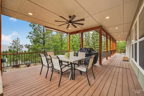 Exterior - 10191 Timberrim Dr, Cascade, ID 83611 photo 4 of 9