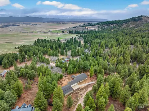 View/Area - 10191 Timberrim Dr, Cascade, ID 83611 photo 2 of 2