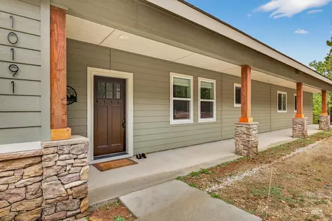 Exterior - 10191 Timberrim Dr, Cascade, ID 83611 photo 6 of 9