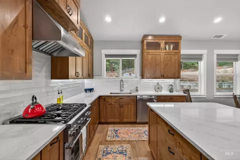 Kitchen - 10191 Timberrim Dr, Cascade, ID 83611 photo 1 of 3