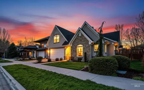 12815 N 11th Ave, Boise, ID 83714