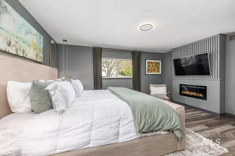 Bedroom - 898 N Pebble Beach Way, Eagle, ID 83616 photo 2 of 5