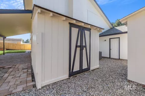 Exterior - 898 N Pebble Beach Way, Eagle, ID 83616 photo 5 of 6