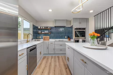 Kitchen - 898 N Pebble Beach Way, Eagle, ID 83616 photo 4 of 8