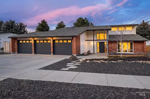 Exterior - 898 N Pebble Beach Way, Eagle, ID 83616 photo 1 of 6