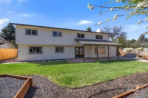 Exterior - 898 N Pebble Beach Way, Eagle, ID 83616 photo 2 of 6