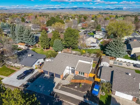 View/Area - 898 N Pebble Beach Way, Eagle, ID 83616 photo 2 of 3