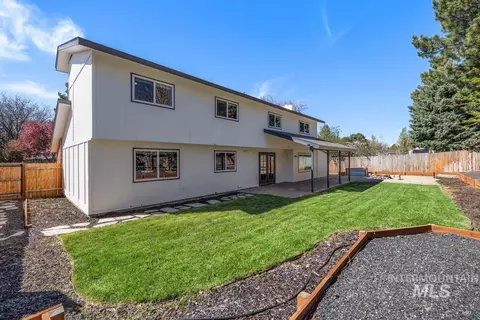 Exterior - 898 N Pebble Beach Way, Eagle, ID 83616 photo 3 of 6