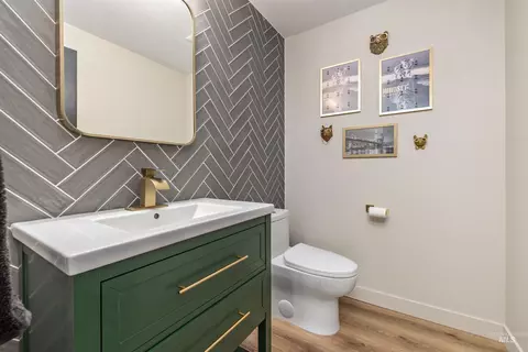 Bath - 898 N Pebble Beach Way, Eagle, ID 83616 photo 5 of 5