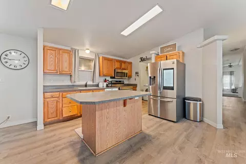 Kitchen - 508 Silver Beach Dr, Jerome, ID 83338 photo 2 of 2
