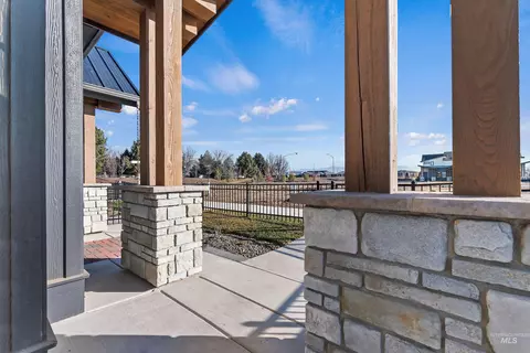 Exterior - 2045 W Freya Ct, Eagle, ID 83616 photo 2 of 4