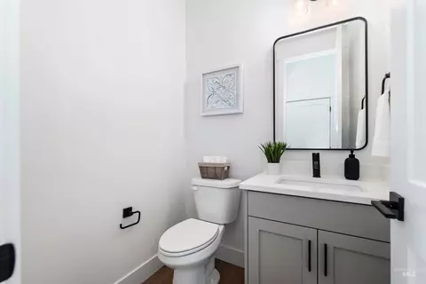 Bath - 2045 W Freya Ct, Eagle, ID 83616 photo 1 of 7