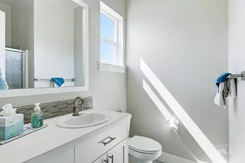 Bath - 2097 N World Cup Way, Eagle, ID 83616 photo 4 of 6