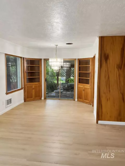 Dining - 1131 11th Ave E, Twin Falls, ID 83301 photo 1 of 1