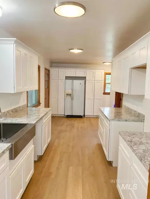 Kitchen - 1131 11th Ave E, Twin Falls, ID 83301 photo 2 of 2